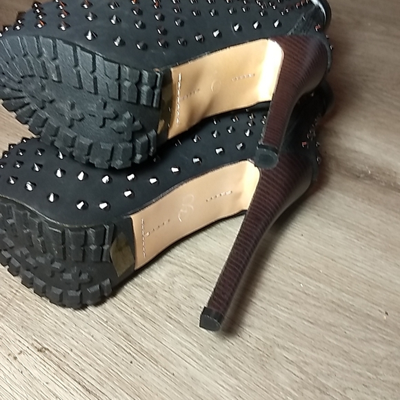 Full Studded ankle boot sz.8 - Picture 3 of 7